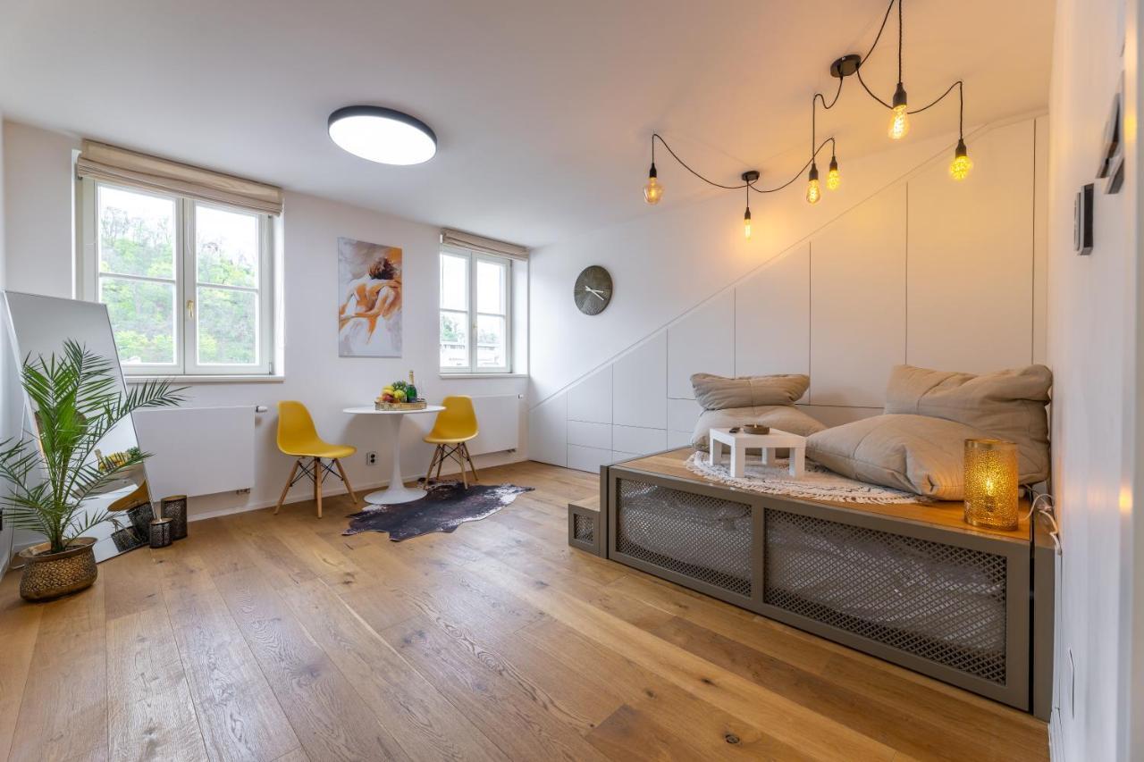 Luxurious, Charming Studio Perfect For Couples Prag Exterior foto