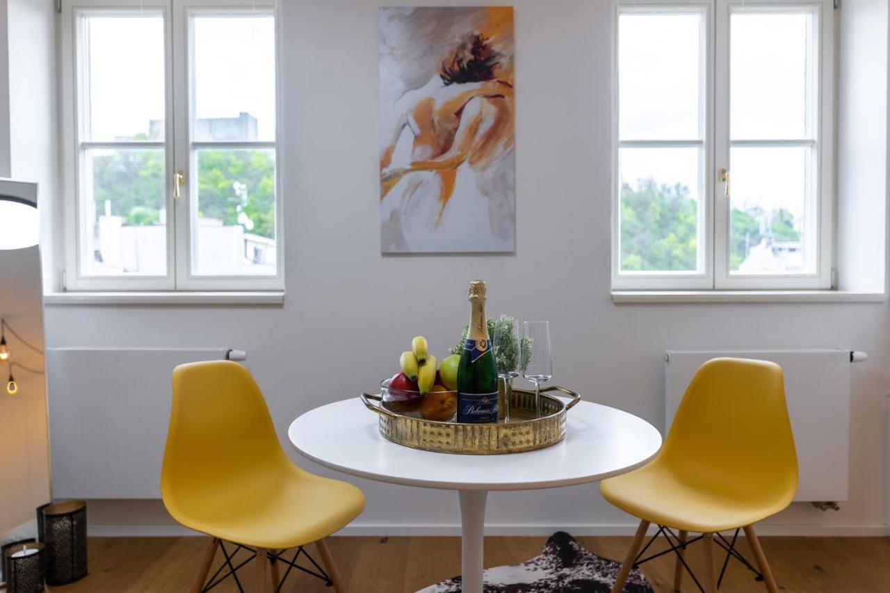 Luxurious, Charming Studio Perfect For Couples Prag Exterior foto