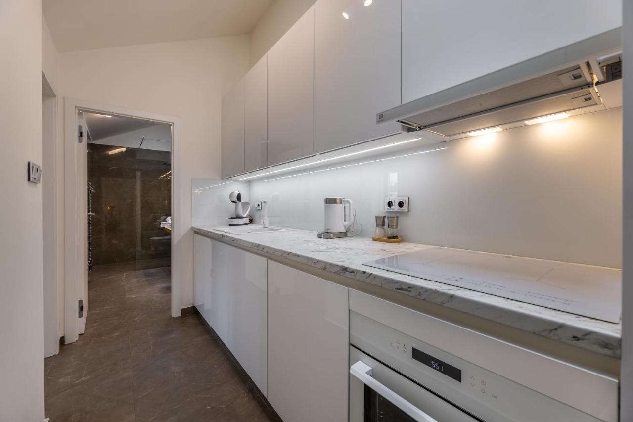 Luxurious, Charming Studio Perfect For Couples Prag Exterior foto